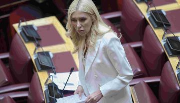 Φωτεινή Αραμπατζή: Θέτω τον εαυτό μου στη διάθεση κάθε αρμόδιας Αρχής