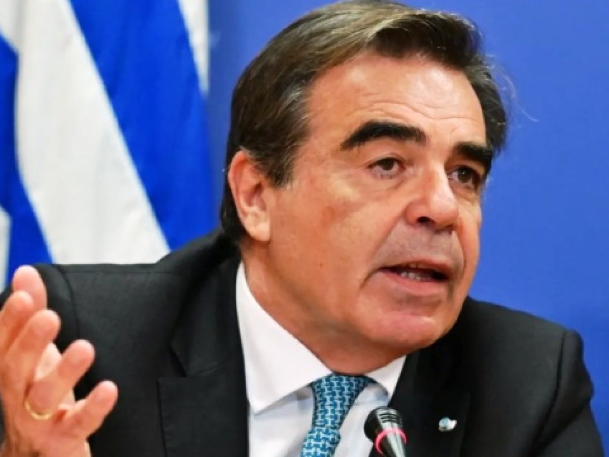 Γαλλικό παράσημο στον Μαργαρίτη Σχοινά με αναφορές στον ρόλο του στην Ευρώπη και στη στενή ελληνογαλλική συνεργασία