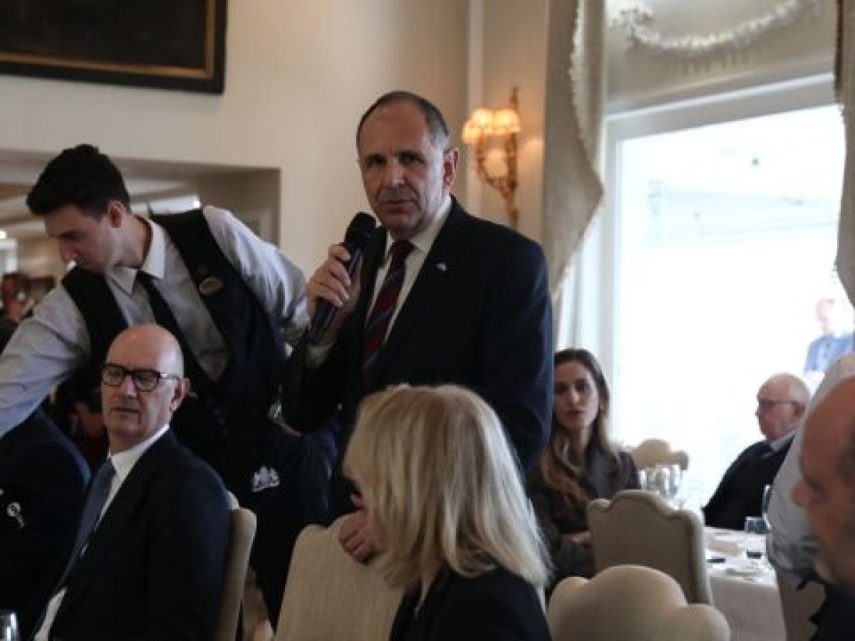 Γεραπετρίτης: Επίσημο γεύμα από το υπουργείο Εξωτερικών προς τιμήν της γαλλικής αντιπροσωπείας (Εικόνες)