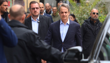 &Gamma;&iota;ώ&rho;&gamma;&omicron;&sigmaf; &Mu;&upsilon;&lambda;&omega;&nu;ά&kappa;&eta;&sigmaf;: &Sigma;&tau;&omicron;&nu; &laquo;&Epsilon;&upsilon;&alpha;&gamma;&gamma;&epsilon;&lambda;&iota;&sigma;&mu;ό&raquo; &xi;&alpha;&nu;ά &omicron; &Mu;&eta;&tau;&sigma;&omicron;&tau;ά&kappa;&eta;&sigmaf;