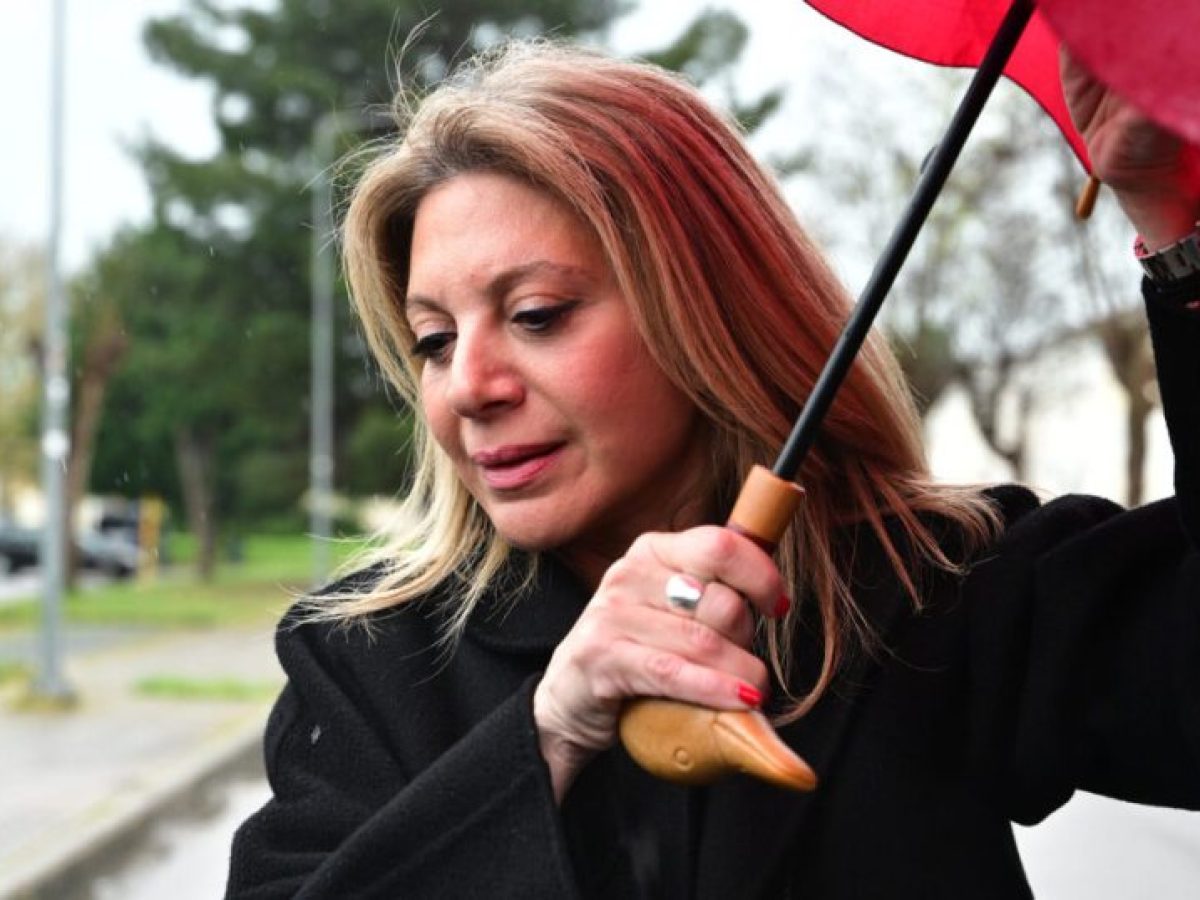 Γνωστός επιχειρηματίας στο πλευρό της Μ. Καρυστιανού