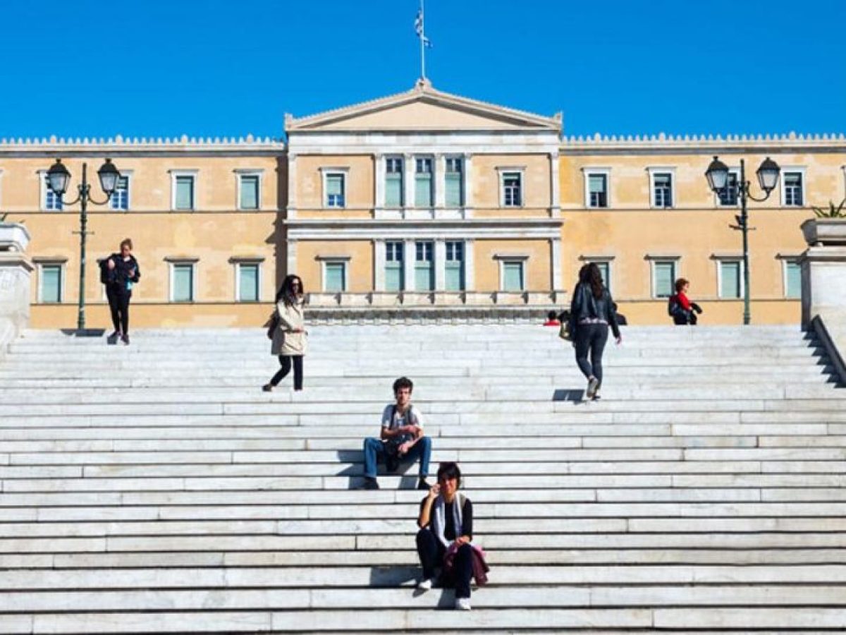 Οι 8 δυνατοί «χορηγοί» και οι αμέτρητοι… γυρολόγοι που κάνουν… αβάντα στον Μητσοτάκη