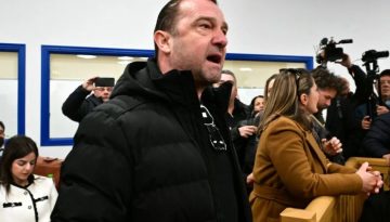Η δίκη που έφερε τον έλεγχο, τα ρόπαλα και τo… face‑control στον δημόσιο διάλογο