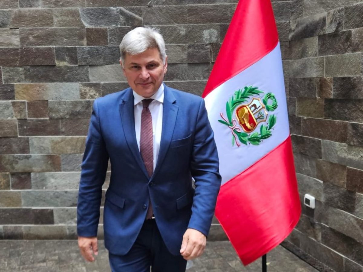 Οι ευχές Φαραντούρη απ’ το Περού – Συνάντηση με την Ελληνική διασπορά