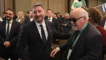 Οι εντός και οι εκτός του νέου Πολιτικού Συμβουλίου του ΠΑΣΟΚ, τα πρόσωπα και το στοίχημα της επόμενης μέρας