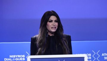 Η Κίμπερλι Γκιλφόιλ ευχήθηκε «Χρόνια Πολλά» για το Πάσχα στα ελληνικά
