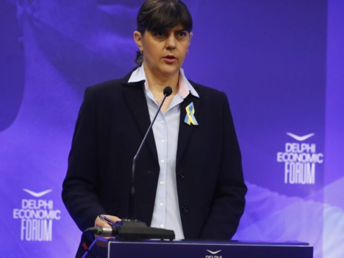 Η Κοβέσι έγινε «Πυθία» στους Δελφούς και η κυβέρνηση έπαθε… διγλωσσία