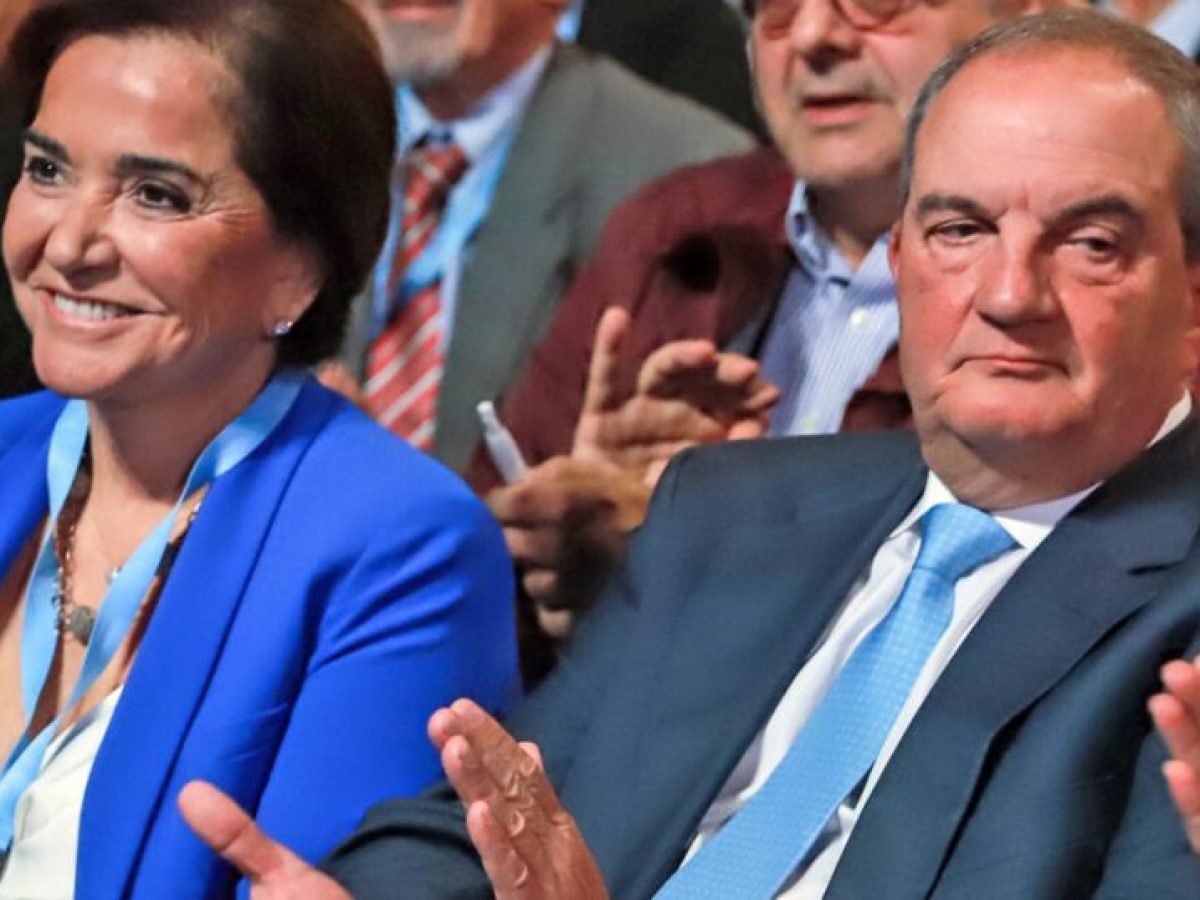 Η Ντόρα «γέφυρα» με τον Κ. Καραμανλή