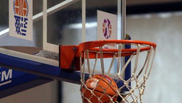 &Eta; &nu;&tau;&rho;&omicron;&pi;ή &tau;&eta;&sigmaf; &alpha;&theta;&lambda;&eta;&tau;&iota;&kappa;ή&sigmaf; &delta;&eta;&mu;&omicron;&sigma;&iota;&omicron;&gamma;&rho;&alpha;&phi;ί&alpha;&sigmaf;: &Xi;&epsilon;&phi;&tau;&iota;&lambda;ί&kappa;&iota; &gamma;&iota;&alpha; 300 &kappa;&alpha;&iota; 400 &epsilon;&upsilon;&rho;ώ