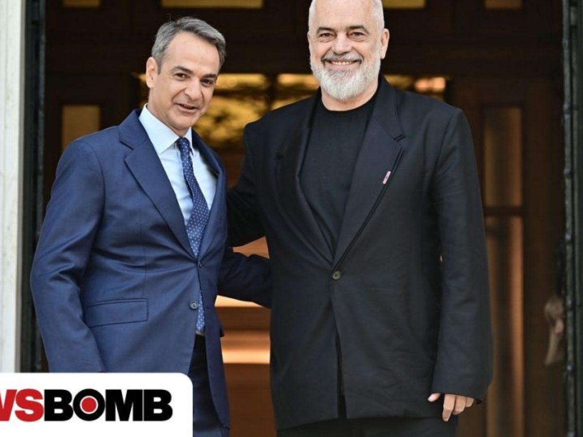 Η συγγνώμη Ράμα στον Μητσοτάκη για το oversized κουστούμι που φόρεσε στο Μαξίμου