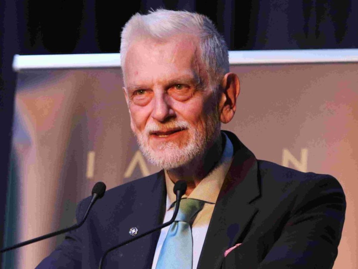 ΥΦΥΠΕΞ: «Πράξη βαθιάς πνευματικής σημασίας για τον ελληνικό λαό η μεταφορά του Αγίου Φωτός»