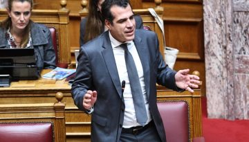 &laquo;&Epsilon;ί&nu;&alpha;&iota; &psi;&epsilon;ύ&tau;&epsilon;&sigmaf;&raquo;: &Omicron; &Pi;&lambda;&epsilon;ύ&rho;&eta;&sigmaf; &delta;&iota;&alpha;&psi;&epsilon;ύ&delta;&epsilon;&iota; &tau;&alpha; &pi;&epsilon;&rho;ί &delta;&iota;&kappa;&omicron;&gamma;&rho;&alpha;&phi;ί&alpha;&sigmaf; &epsilon;&nu;&alpha;&nu;&tau;ί&omicron;&nu; &tau;&omicron;&upsilon; &gamma;&iota;&alpha; &tau;&eta; &delta;&iota;&alpha;&chi;&epsilon;ί&rho;&iota;&sigma;&eta; &tau;&eta;&sigmaf; &pi;&alpha;&nu;&delta;&eta;&mu;ί&alpha;&sigmaf;