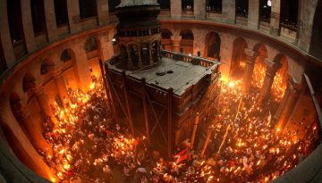 ΥΠΕΞ για το Άγιο Φως: Η Ελλάδα θα εξαντλήσει κάθε δυνατότητα για την ασφαλή μεταφορά του από τα Ιεροσόλυμα