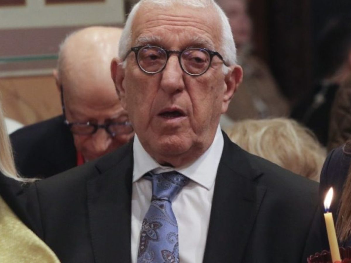 Κακλαμάνης στην υποδοχή Αγίου Φωτός: Τόσο σε ήρεμους όσο και σε χαλεπούς καιρούς, το φως νικάει τα σκοτάδια