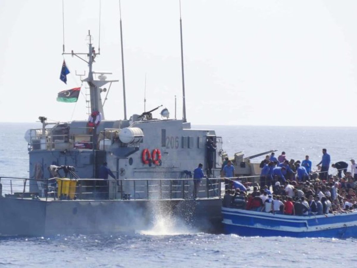 «Καλύτερη συνεργασία» με τους συμμορίτες της «Λιβυκής Ακτοφυλακής» θα επιδιώξει ο Πλεύρης για τον «έλεγχο» των προσφυγικώ