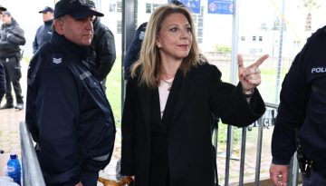 &Kappa;&alpha;&rho;&upsilon;&sigma;&tau;&iota;&alpha;&nu;&omicron;ύ: &Eta; &sigma;&eta;&mu;&epsilon;&rho;&iota;&nu;ή &sigma;&upsilon;&zeta;ή&tau;&eta;&sigma;&eta; &delta;&epsilon;&nu; &epsilon;ί&nu;&alpha;&iota; &gamma;&iota;&alpha; &tau;&omicron; &Kappa;&rho;ά&tau;&omicron;&sigmaf; &Delta;&iota;&kappa;&alpha;ί&omicron;&upsilon;, &alpha;&lambda;&lambda;ά &gamma;&iota;&alpha; &tau;&omicron; &Kappa;&rho;ά&tau;&omicron;&sigmaf; &Mu;&alpha;&phi;ί&alpha;&sigmaf;