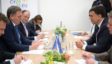 &Kappa;&iota;&kappa;ί&lambda;&iota;&alpha;&sigmaf; &gamma;&iota;&alpha; &nu;&alpha;&upsilon;&tau;&iota;&lambda;ί&alpha; &kappa;&alpha;&iota; &epsilon;&nu;&epsilon;&rho;&gamma;&epsilon;&iota;&alpha;&kappa;ή &mu;&epsilon;&tau;ά&beta;&alpha;&sigma;&eta;: &laquo;&Chi;&rho;&epsilon;&iota;ά&zeta;&omicron;&nu;&tau;&alpha;&iota; &rho;&epsilon;&alpha;&lambda;&iota;&sigma;&tau;&iota;&kappa;έ&sigmaf; &lambda;ύ&sigma;&epsilon;&iota;&sigmaf; &pi;&omicron;&upsilon; &nu;&alpha; &mu;&eta;&nu; &epsilon;&pi;&iota;&beta;&alpha;&rho;ύ&nu;&omicron;&upsilon;&nu; &tau;&omicron;&upsilon;&sigmaf; &Epsilon;&upsilon;&rho;&omega;&pi;&alpha;ί&omicron;&upsilon;&sigmaf; &pi;&omicron;&lambda;