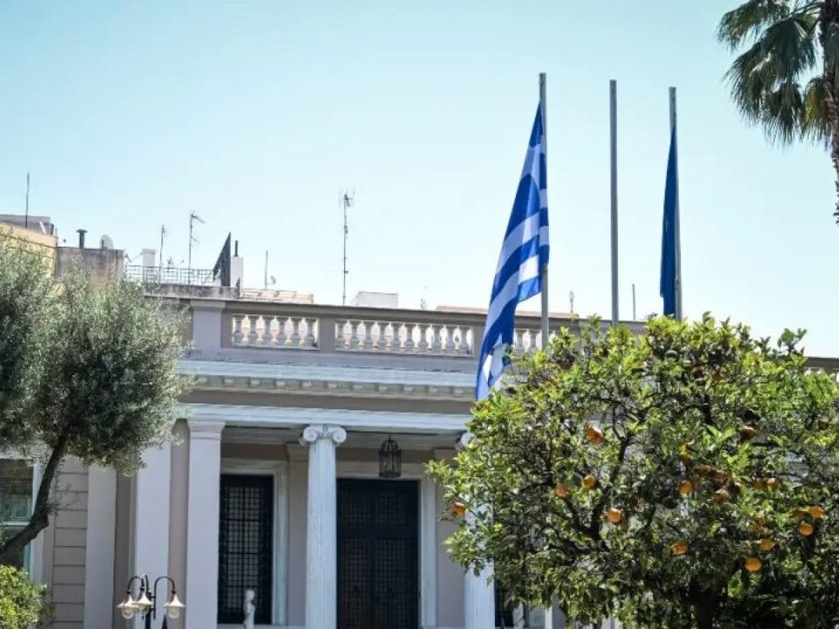 Κυβέρνηση σε ΠΑΣΟΚ: Δεν ευθυνόμαστε που ο κύριος Ανδρουλάκης πήγε στη Βαρκελώνη για σέλφι και βιντεάκι στα social media χ