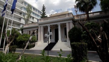 Κυβερνητικός ανασχηματισμός εν μέσω σκανδάλου ΟΠΕΚΕΠΕ – Έρχονται απομακρύνσεις