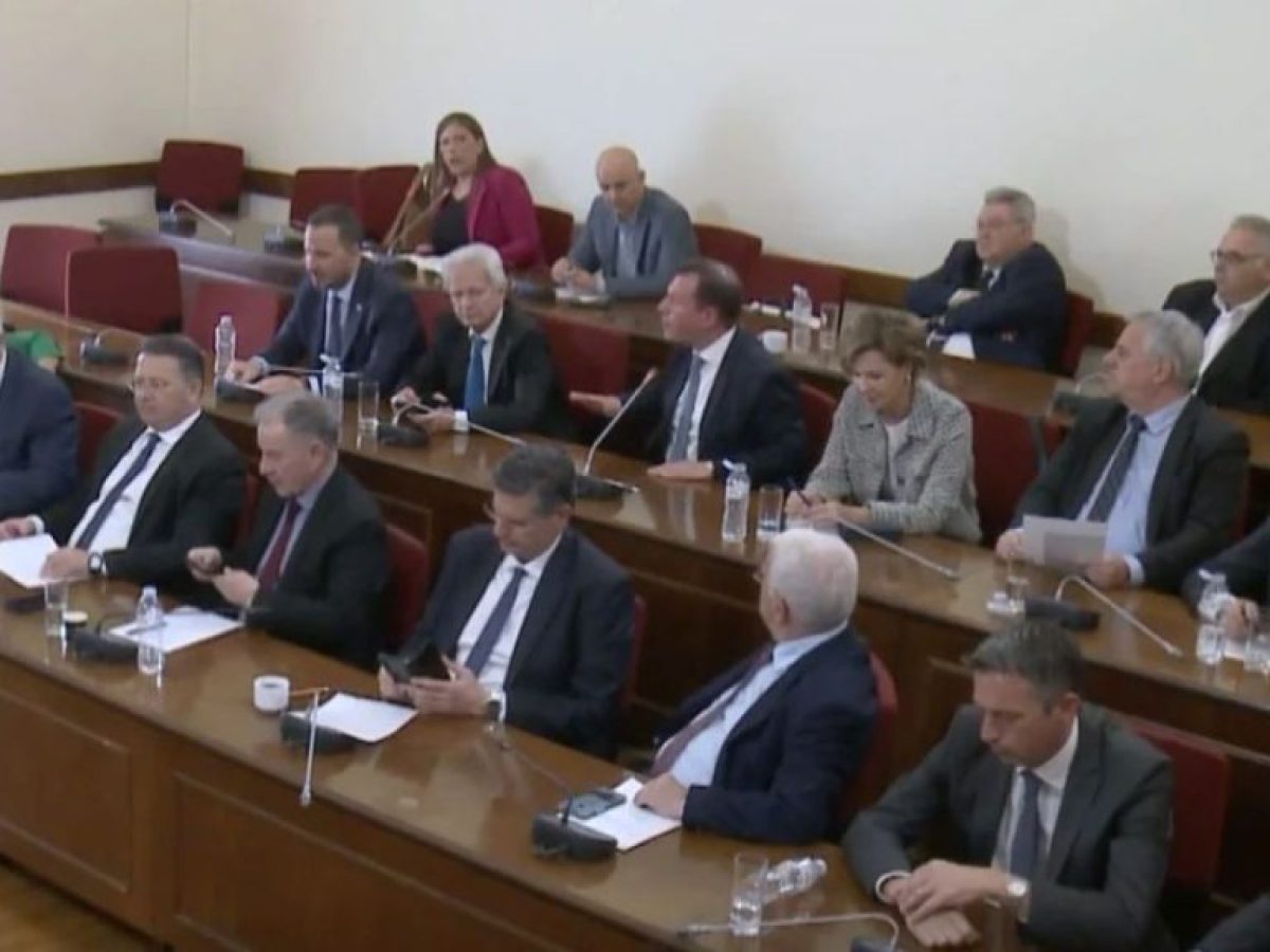 Κωνσταντοπούλου – Δουδωνής: «Μείζον σκάνδαλο και προδοσία» και τα «πονηρά σχέδια»
