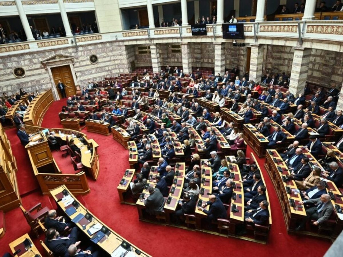 Κόντρα κυβέρνησης-ΠΑΣΟΚ για τη συζήτηση στη Βουλή περί κράτους Δικαίου – ορίστηκε στις 17 Απριλίου