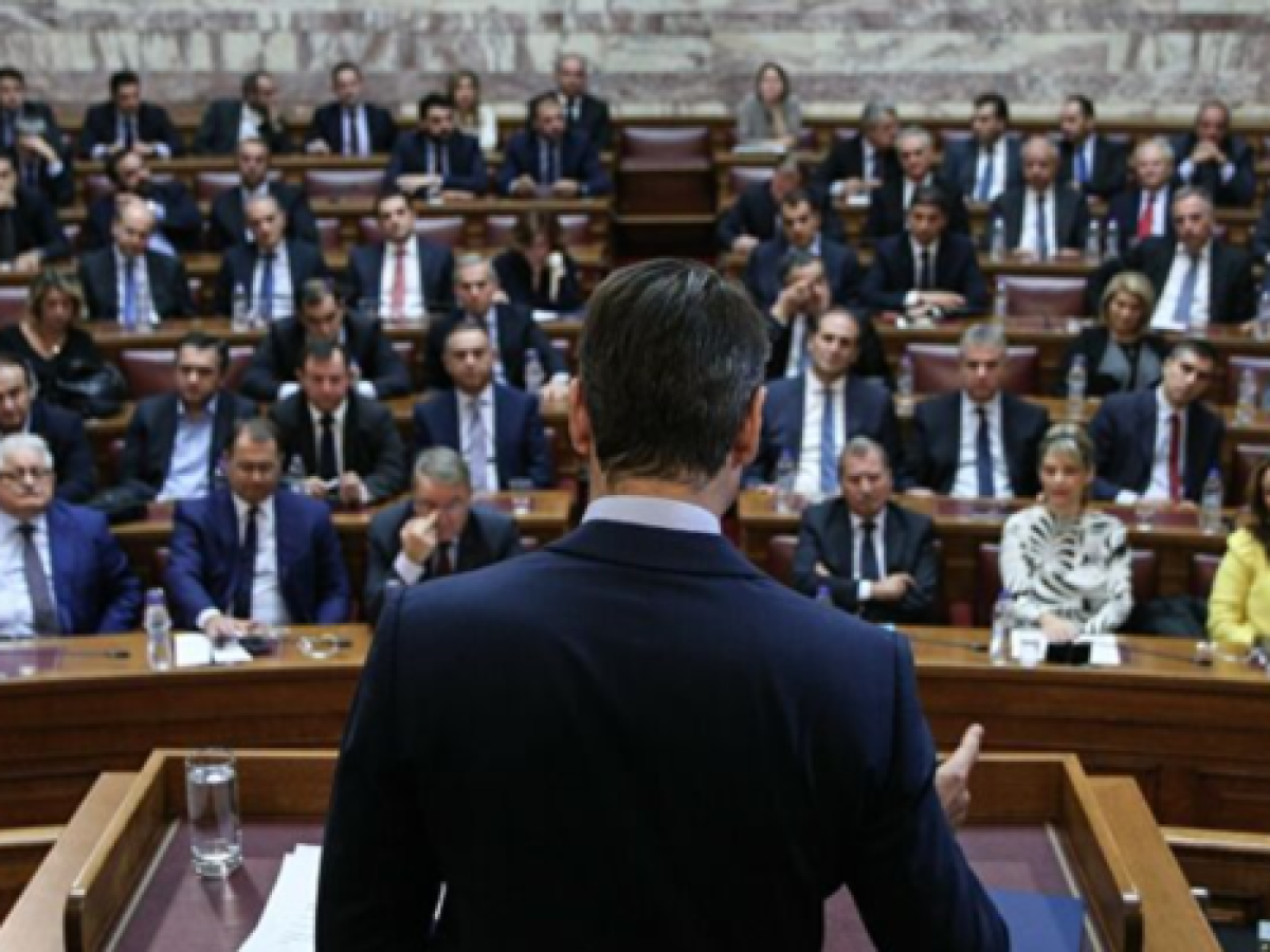 Κορυφώνεται η εξέγερση των «γαλάζιων» βουλευτών κατά του στενού πυρήνα του «επιτελικού κράτους» – Κεραυνοί στο κοινό άρθρ