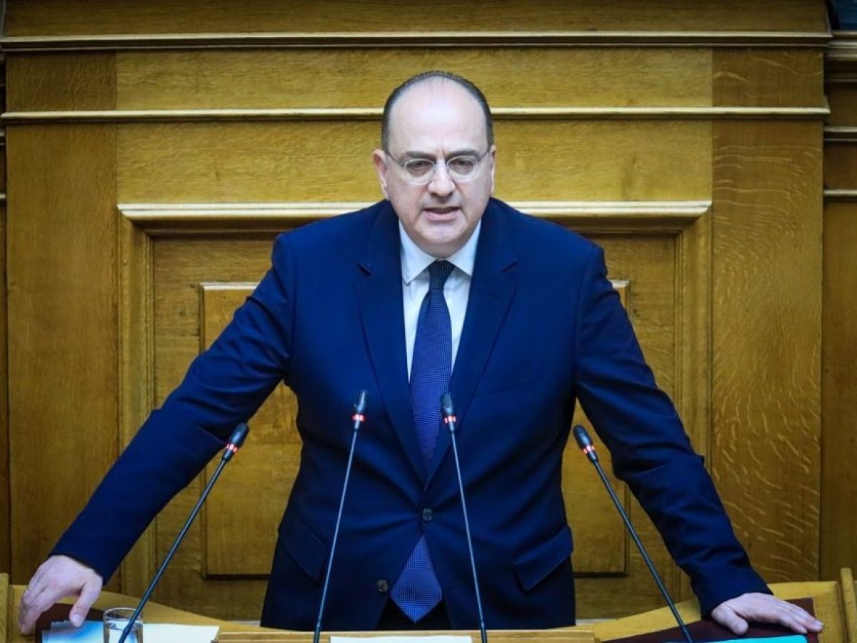 Λαζαρίδης: Συνεχίζεται ο πολιτικός σάλος για το πτυχίο του – Τι απαντάει για τα περί «προσόντων»