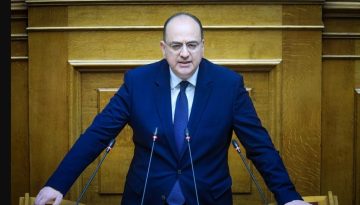 Λαζαρίδης: Συνεχίζεται ο πολιτικός σάλος για το πτυχίο του – Τι απαντάει για τα περί «προσόντων»