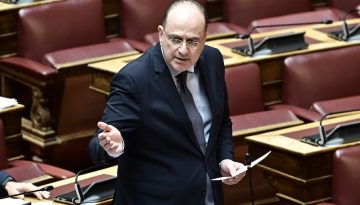 Μακάριος Λαζαρίδης, ο υφυπουργός με το «διορθωμένο» βιογραφικό