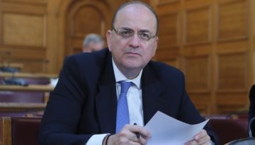 Μακάριος Λαζαρίδης: Το ΠΑΣΟΚ λειτουργεί ως ουρά του Πολάκη και του Κασσελάκη