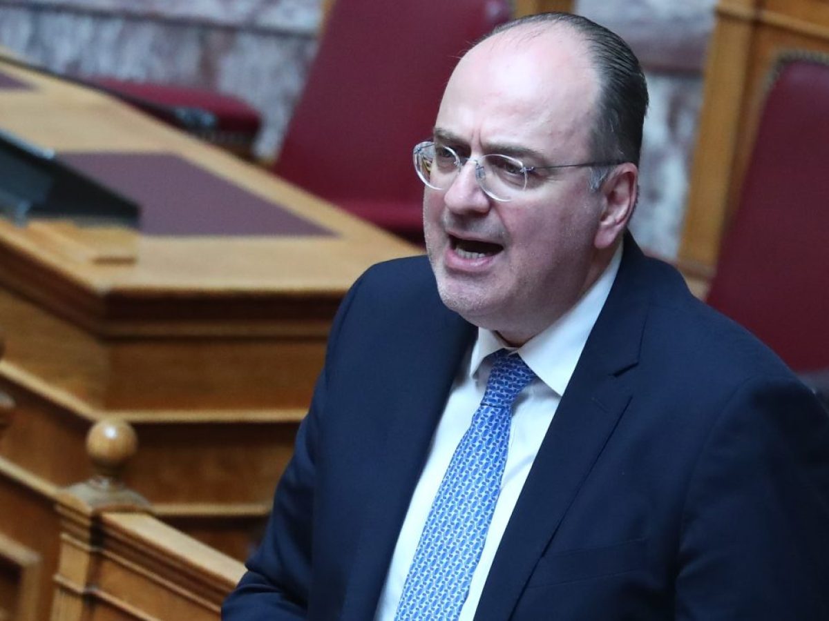 Μακάριος Λαζαρίδης: Το retweet για την Ντόρα Μπακογιάννη που προκάλεσε πολιτική θύελλα