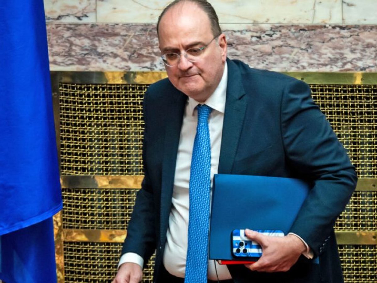 «Μακάριος» ο… Μακάριος – Σεξιστικά σχόλια για την Ντόρα