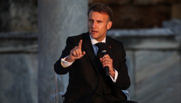 &Mu;&alpha;&kappa;&rho;ό&nu;: &Sigma;&alpha;&phi;ή&sigmaf; &delta;έ&sigma;&mu;&epsilon;&upsilon;&sigma;&eta; &sigma;&tau;ή&rho;&iota;&xi;&eta;&sigmaf; &sigma;&tau;&eta;&nu; &Epsilon;&lambda;&lambda;ά&delta;&alpha; &sigma;&epsilon; &pi;&epsilon;&rho;ί&pi;&tau;&omega;&sigma;&eta; &alpha;&pi;&epsilon;&iota;&lambda;ή&sigmaf; &tau;&eta;&sigmaf; &kappa;&upsilon;&rho;&iota;&alpha;&rho;&chi;ί&alpha;&sigmaf; &tau;&eta;&sigmaf;