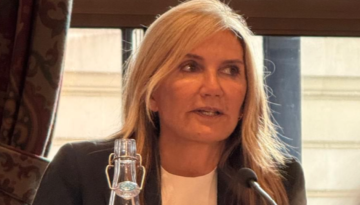 Μαρέβα Γκραμπόφσκι Μητσοτάκη: Να προστατεύσουμε τα παιδιά από τον εθιστικό αλγόριθμο