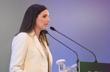 markogiannaki-i-kivernisi-den-bori