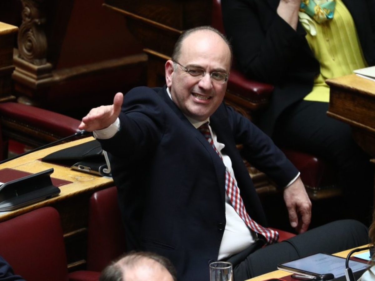 Μαξίμου σε κλοιό πιέσεων για Λαζαρίδη: Το ΠαΣοΚ ζητά εξηγήσεις για «πτυχίο» και πληρωμές από Δημόσιο