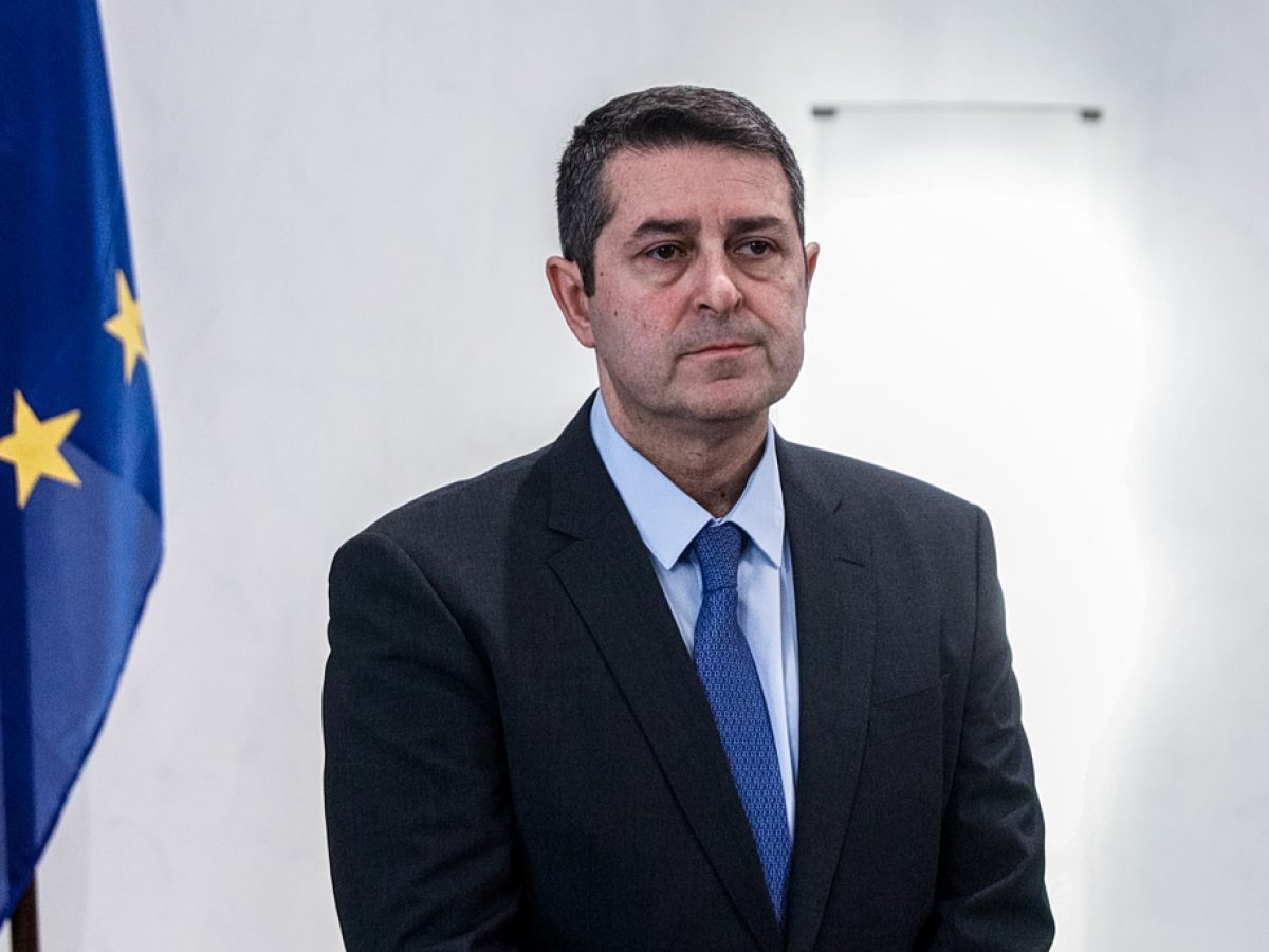 Με ανοιχτό το κινητό ο Γ. Δημητριάδης για το κενό του Γ. Μυλωνάκη