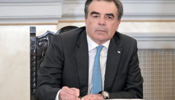 Με «ειδική αποστολή» στις Βρυξέλλες ο Μ. Σχοινάς