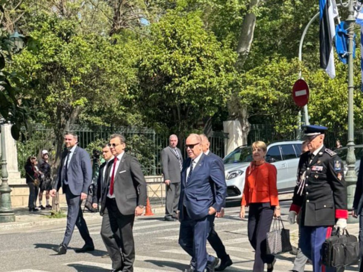 Με σημαίες… Εσθονίας η υποδοχή στον Πρίγκιπα Αλβέρτο