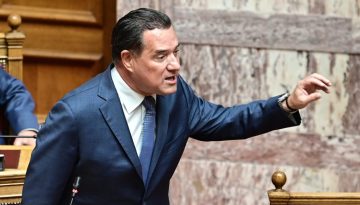 Μέτωπο Γεωργιάδη με ΠαΣοΚ: «Θα μείνει στην ιστορία ως ο ρουσφετάκιας ακροδεξιός Υπουργός»