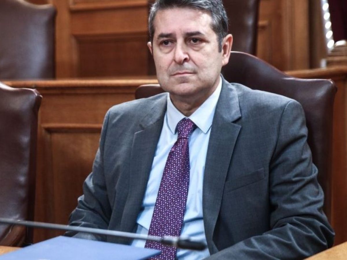 Μυλωνάκης μετά το εγκεφαλικό: Κρίσιμες οι επόμενες 10 ημέρες – Νέα επίσκεψη Μητσοτάκη στον Ευαγγελισμό