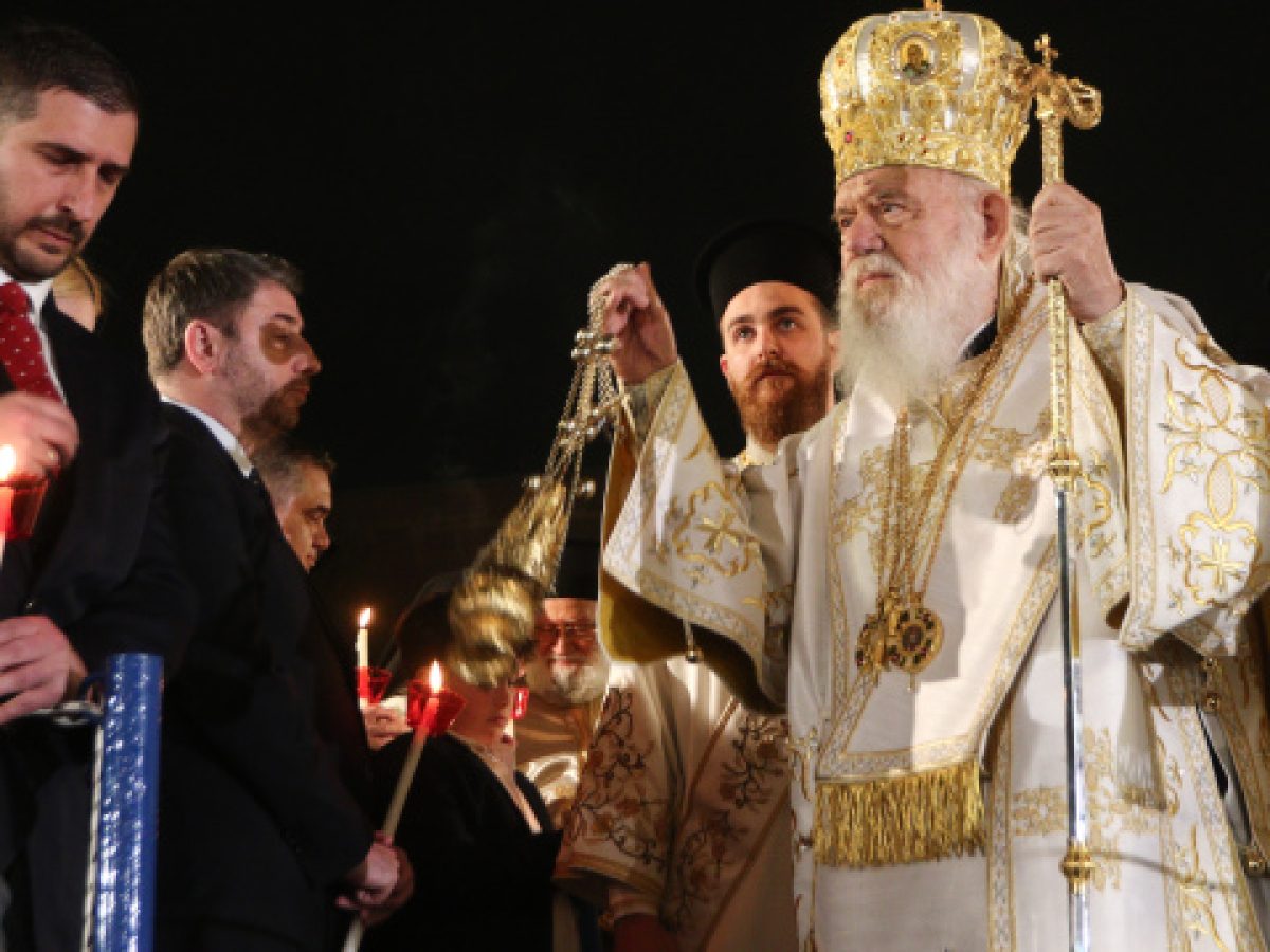 Μητρόπολη Αθηνών: Ανάσταση με παρόντες τους Νίκο Ανδρουλάκη και Νικήτα Κακλαμάνη (Εικόνες)