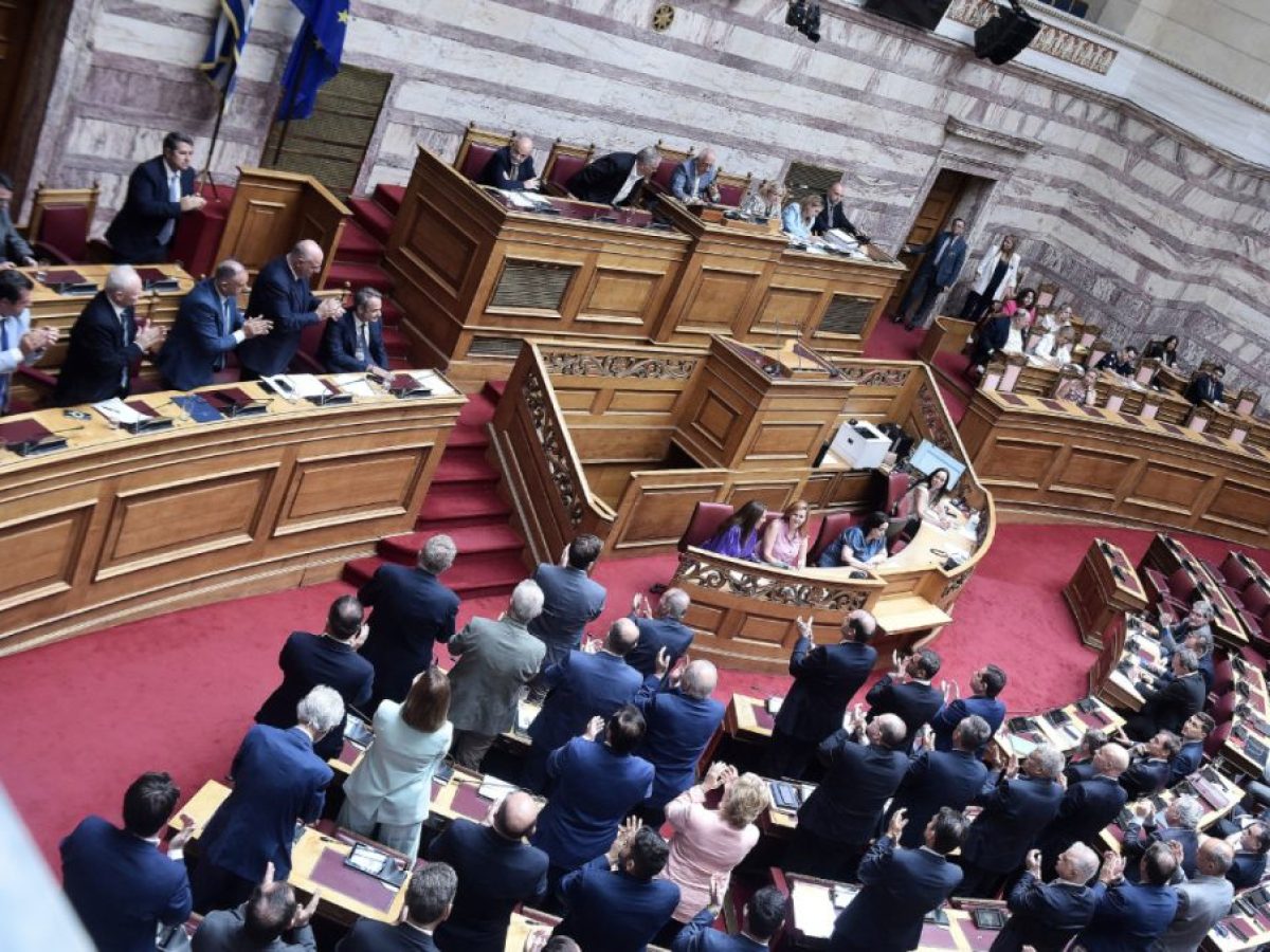 &Mu;&eta;&tau;&sigma;&omicron;&tau;ά&kappa;&eta;&sigmaf; &gamma;&iota;&alpha; &epsilon;&pi;&iota;&tau;&epsilon;&lambda;&iota;&kappa;ό &kappa;&rho;ά&tau;&omicron;&sigmaf;: Ά&lambda;&lambda;&omicron;&sigmaf; &omicron; &rho;ό&lambda;&omicron;&sigmaf; &tau;&omicron;&upsilon; &beta;&omicron;&upsilon;&lambda;&epsilon;&upsilon;&tau;ή, ά&lambda;&lambda;&omicron;&sigmaf; &tau;&eta;&sigmaf; &kappa;&upsilon;&beta;έ&rho;&nu;&eta;&sigma;&eta;&sigmaf; &ndash; &Tau;&omicron; &mu;ή&nu;&upsilon;&mu;&alpha; &sigma;&tau;&omicron;&upsilon;&sigmaf; &laquo;&alpha;&nu;&tau;ά&rho;&tau;&epsilon;&sigmaf;&raquo;