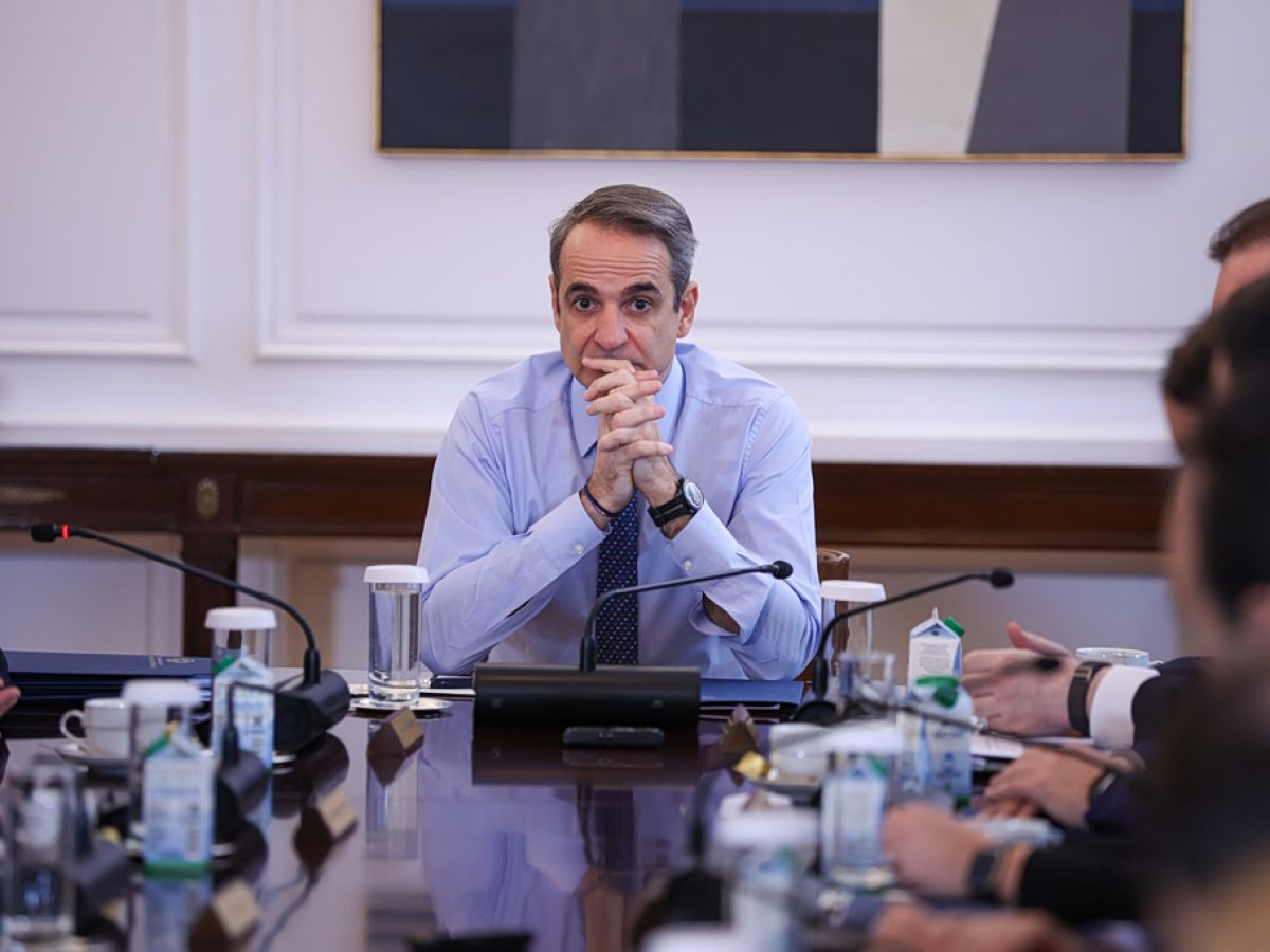 &Mu;&eta;&tau;&sigma;&omicron;&tau;ά&kappa;&eta;&sigmaf; &gamma;&iota;&alpha; &epsilon;&pi;&iota;&tau;&epsilon;&lambda;&iota;&kappa;ό &kappa;&rho;ά&tau;&omicron;&sigmaf;: &laquo;&Alpha;&lambda;&lambda;&epsilon;&sigmaf; &omicron;&iota; &upsilon;&pi;&omicron;&chi;&rho;&epsilon;ώ&sigma;&epsilon;&iota;&sigmaf; &tau;&eta;&sigmaf; &kappa;&upsilon;&beta;έ&rho;&nu;&eta;&sigma;&eta;&sigmaf;, ά&lambda;&lambda;&epsilon;&sigmaf; &tau;&eta;&sigmaf; &Beta;&omicron;&upsilon;&lambda;ή&sigmaf;&raquo;