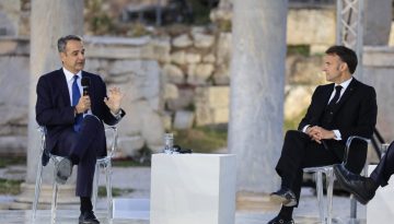 Μητσοτάκης παρουσία του Μακρόν: «Τα επόμενα χρόνια θα είναι υπαρξιακής σημασίας για την ΕΕ»