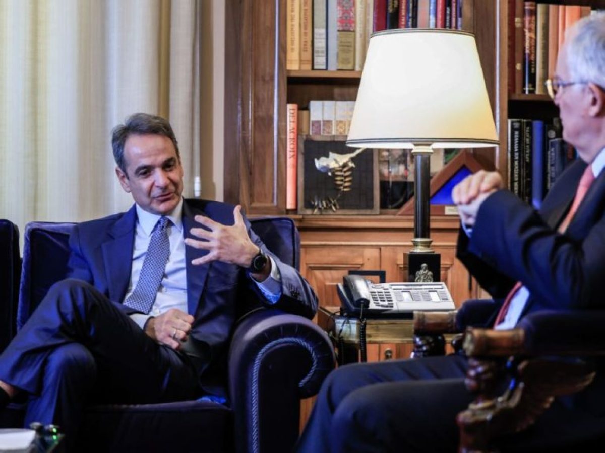 Μητσοτάκης σε Τασούλα: «Επίσκεψη με ξεχωριστό συμβολισμό αυτή του Μακρόν στη χώρα μας»