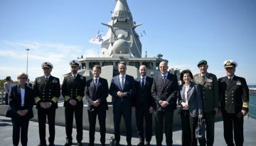 Μητσοτάκης – Μακρόν στη φρεγάτα «Κίμων»