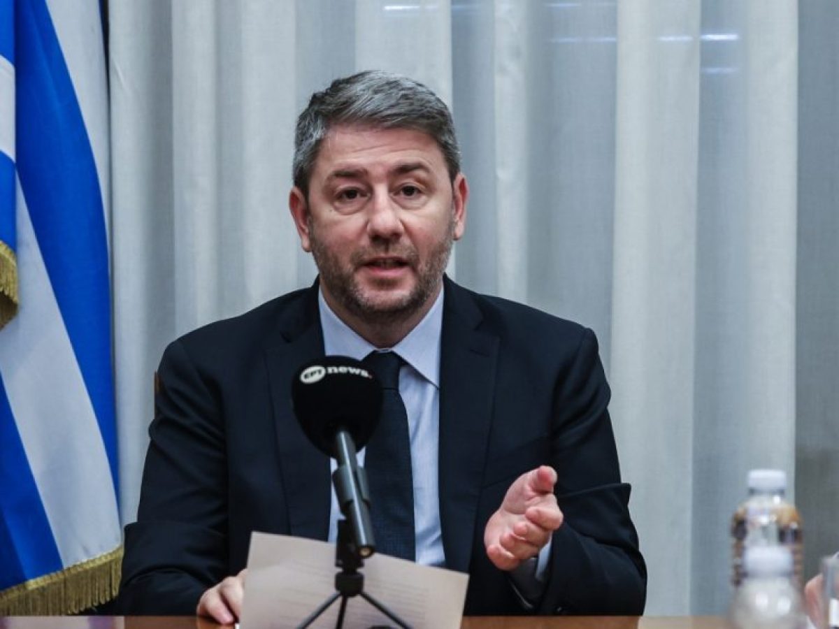 &Nu;. &Alpha;&nu;&delta;&rho;&omicron;&upsilon;&lambda;ά&kappa;&eta;&sigmaf;: &laquo;&Alpha;&upsilon;&tau;ή &eta; &Epsilon;&lambda;&lambda;ά&delta;&alpha; &delta;&epsilon;&nu; &alpha;&xi;ί&zeta;&epsilon;&iota; &sigma;&tau;&omicron;&nu; &epsilon;&lambda;&lambda;&eta;&nu;&iota;&kappa;ό &lambda;&alpha;ό &kappa;&alpha;&iota; &upsilon;&pi;&epsilon;ύ&theta;&upsilon;&nu;&omicron;&sigmaf; &epsilon;ί&nu;&alpha;&iota; &omicron; &pi;&rho;&omega;&theta;&upsilon;&pi;&omicron;&upsilon;&rho;&gamma;ό&sigmaf;&raquo;