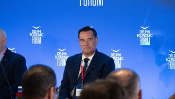 Νέο καρφί Αδωνι: «Οσο μας επιτρέπει η κυρία Κοβέσι θα έχουμε δημοκρατία»