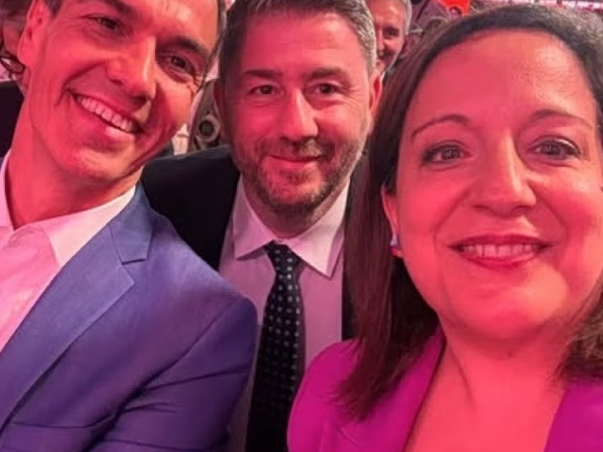 Νίκος Ανδρουλάκης: Σέλφι και… χαμόγελα με τον Πέδρο Σάντσεθ στη Βαρκελώνη